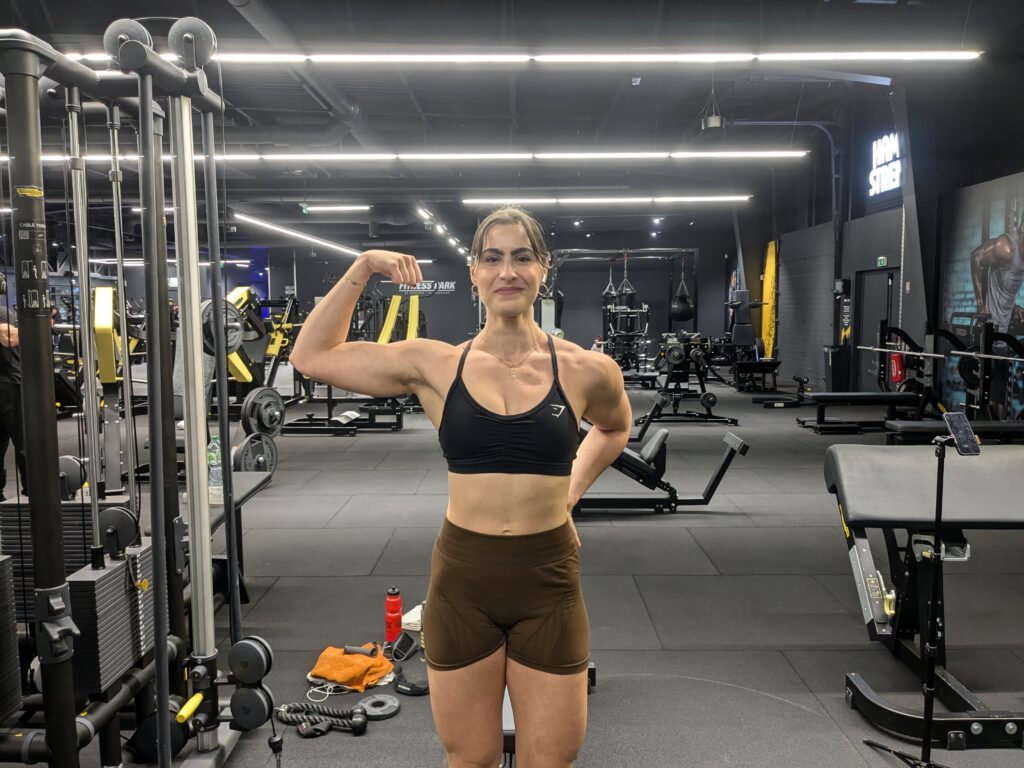Les femmes ont souvent une intuition parfaite de leurs capacités en salle de sport, mais trop souvent, elles sont poussées à s’entraîner comme des hommes. 